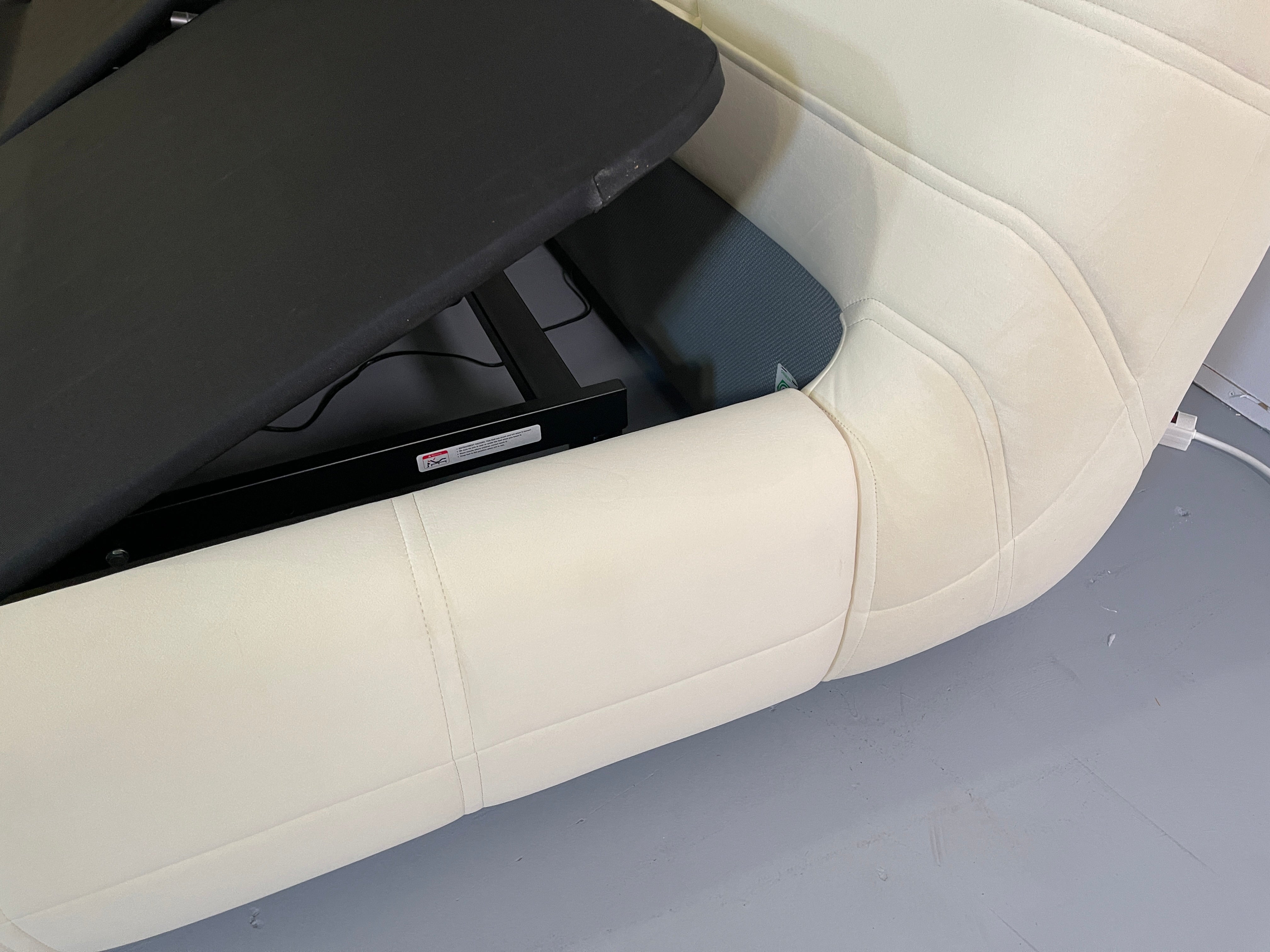 Object R1016 Adjustable Bed with Remote Control