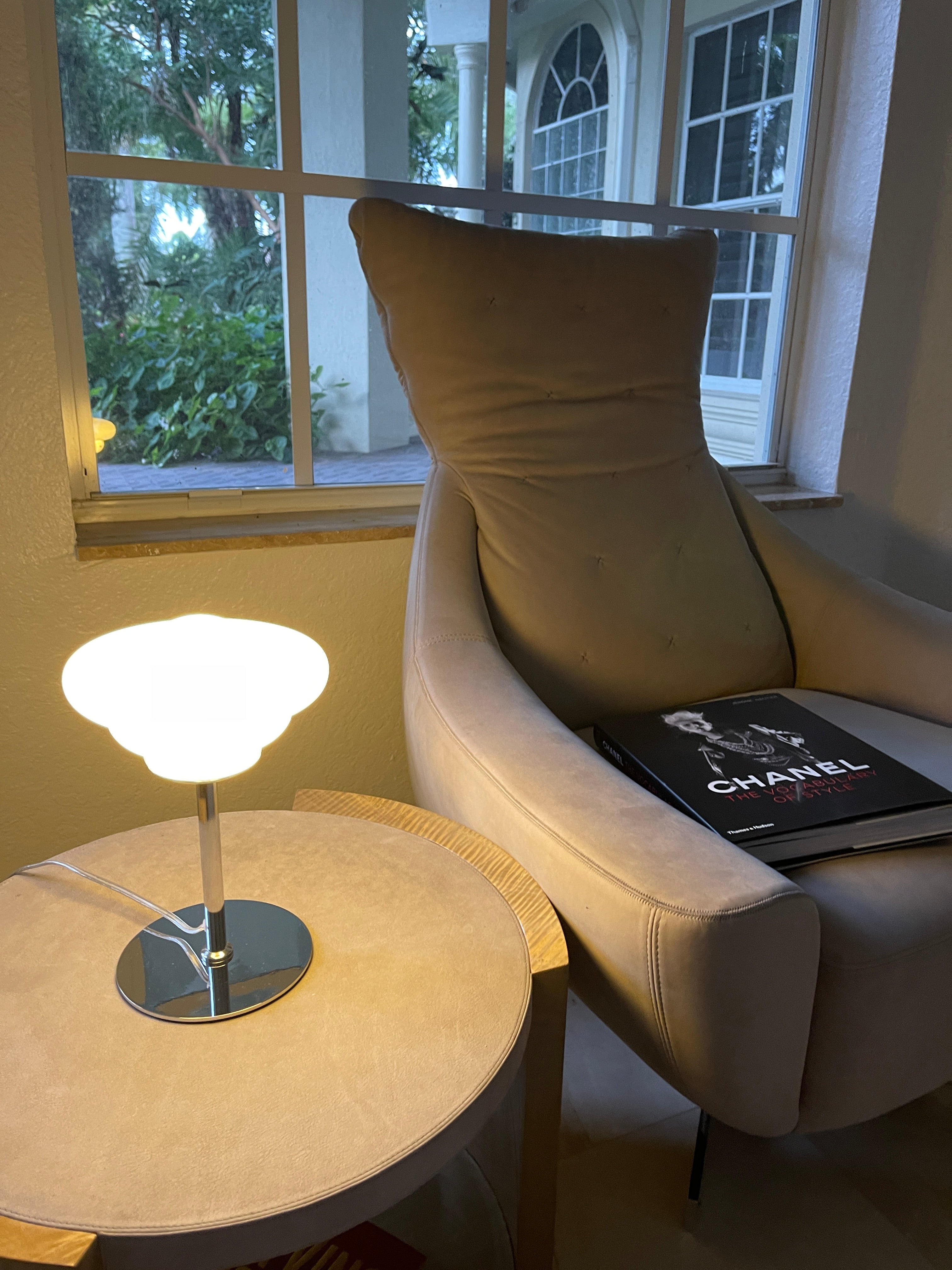 Object 985 Retro inspired MCM mushroom ufo table lamp